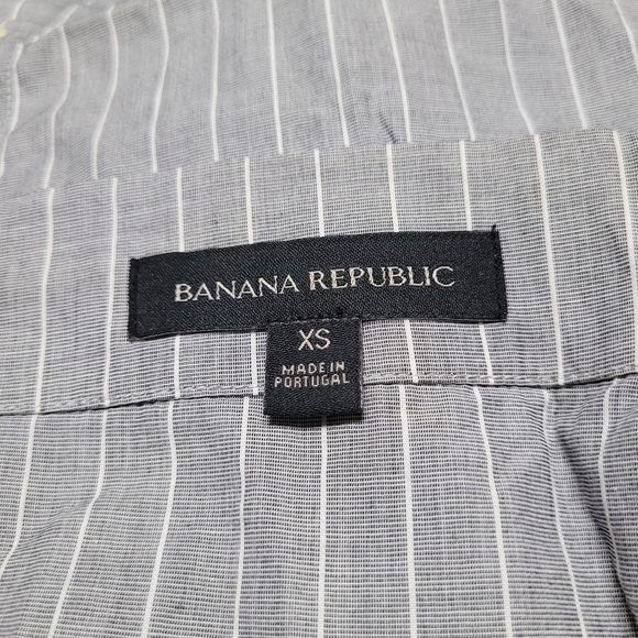 Banana Republic Grey and White Striped Off Shoulder Blouse - Picture 2 of 4